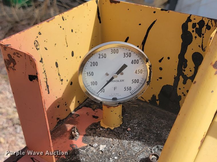 image for item LV9475 Crack sealing hot box