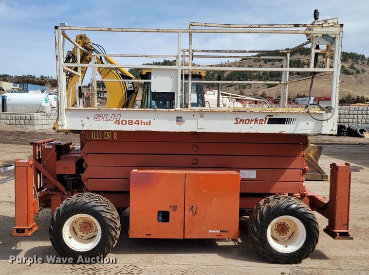 image for item LV9481 1997 Snorkel SLH4084HD  scissor lift