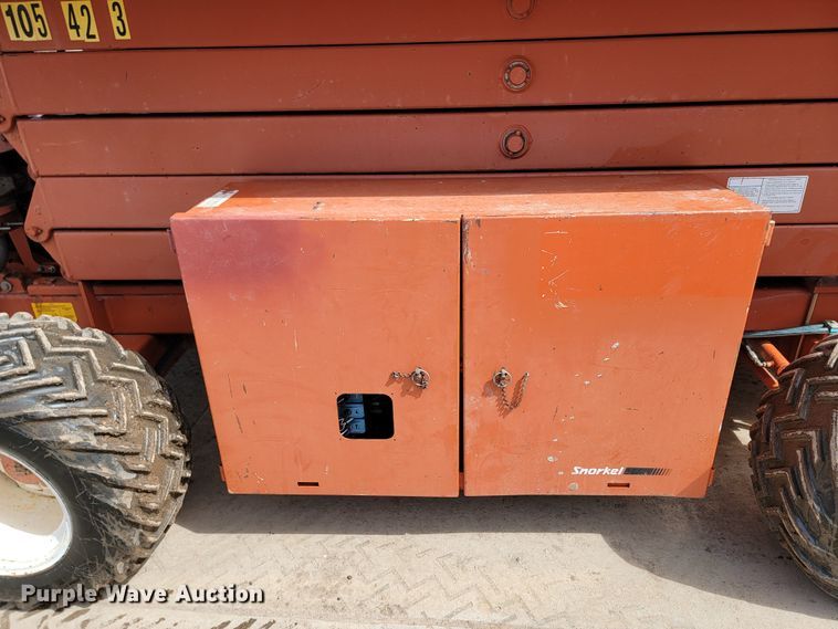 image for item LV9481 1997 Snorkel SLH4084HD  scissor lift