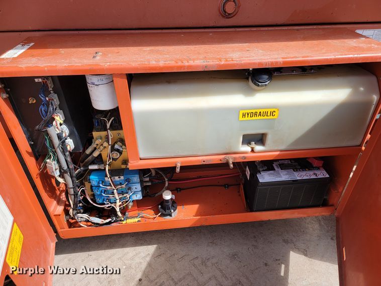 image for item LV9481 1997 Snorkel SLH4084HD  scissor lift