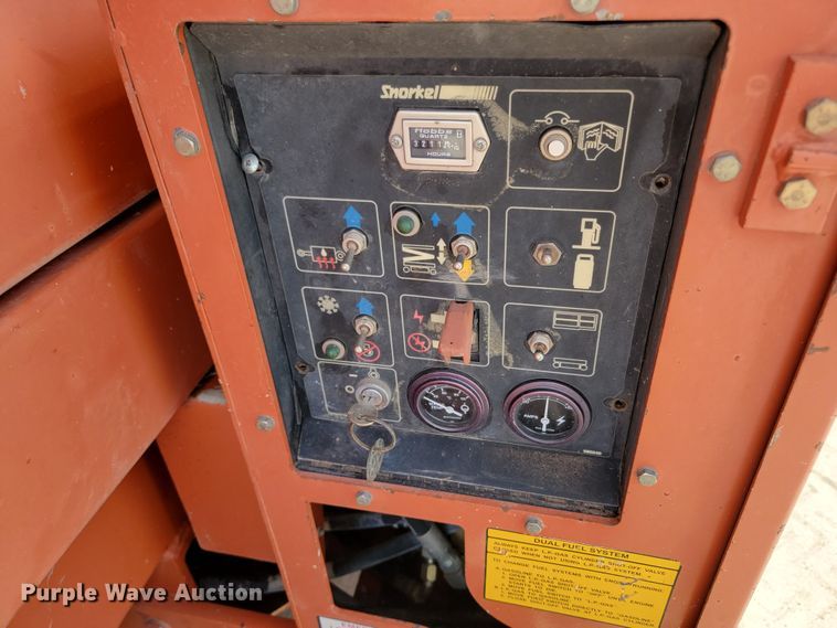 image for item LV9481 1997 Snorkel SLH4084HD  scissor lift