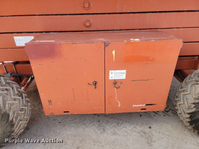 image for item LV9481 1997 Snorkel SLH4084HD  scissor lift