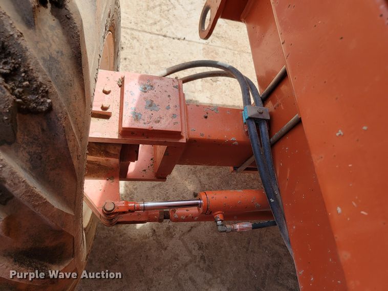 image for item LV9481 1997 Snorkel SLH4084HD  scissor lift