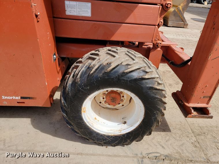 image for item LV9481 1997 Snorkel SLH4084HD  scissor lift