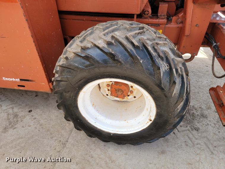 image for item LV9481 1997 Snorkel SLH4084HD  scissor lift