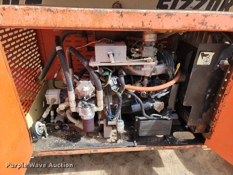 image for item LV9482 2000 JLG 33RTS  scissor lift