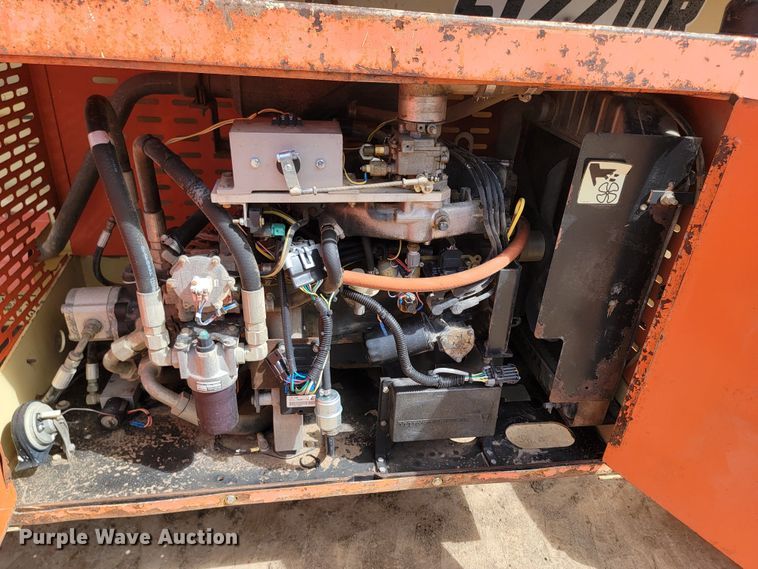 image for item LV9482 2000 JLG 33RTS  scissor lift