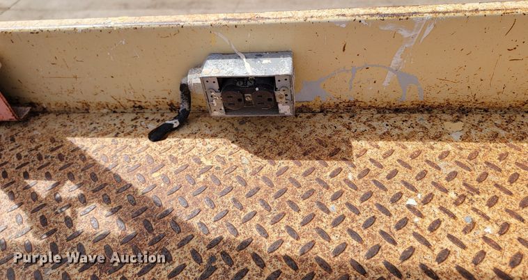 image for item LV9482 2000 JLG 33RTS  scissor lift