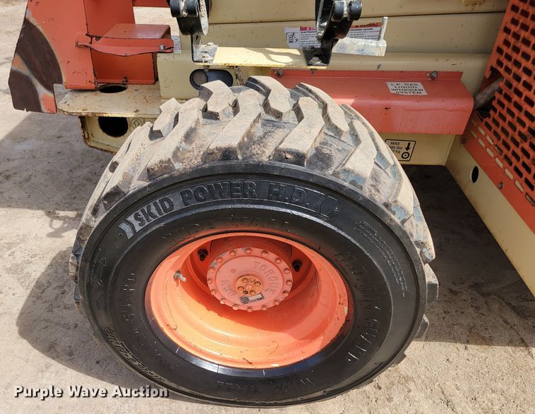 image for item LV9482 2000 JLG 33RTS  scissor lift