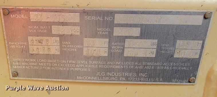 image for item LV9482 2000 JLG 33RTS  scissor lift