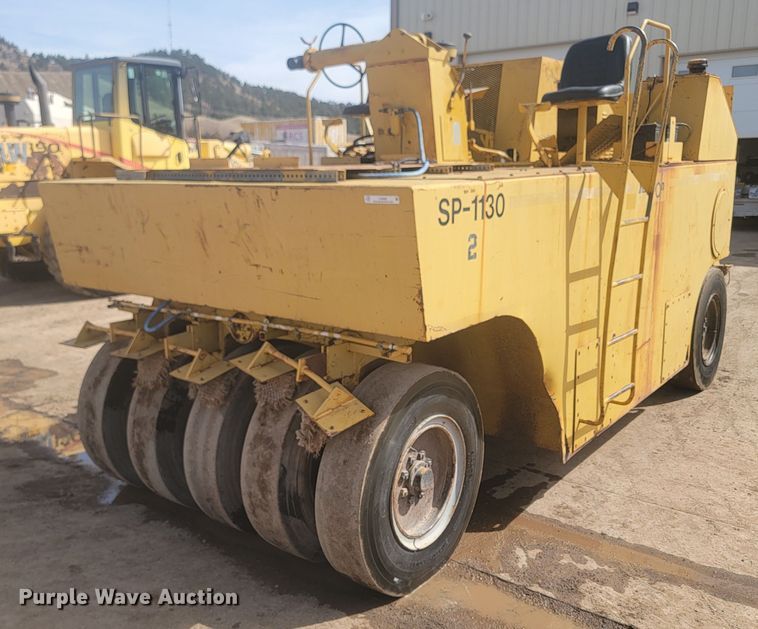 image for item LV9485 1989 Ferguson SP-1130  pneumatic roller