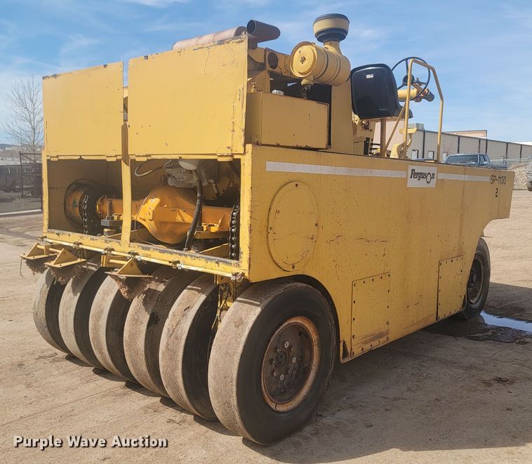 image for item LV9485 1989 Ferguson SP-1130  pneumatic roller