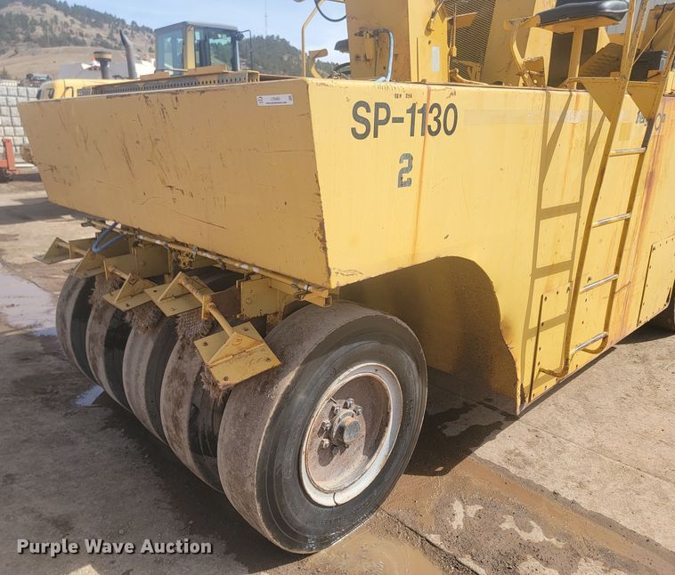 image for item LV9485 1989 Ferguson SP-1130  pneumatic roller