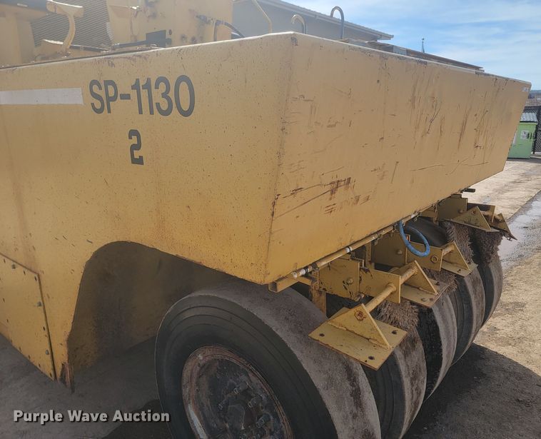 image for item LV9485 1989 Ferguson SP-1130  pneumatic roller