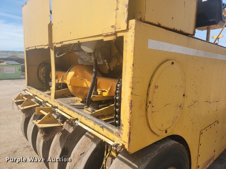 image for item LV9485 1989 Ferguson SP-1130  pneumatic roller