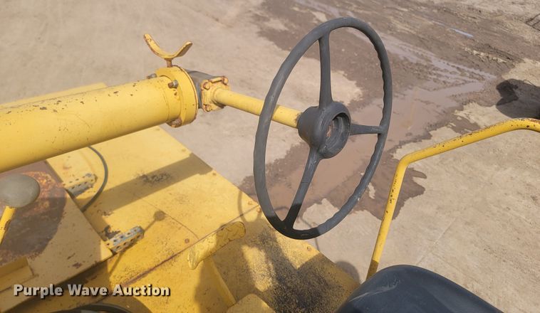 image for item LV9485 1989 Ferguson SP-1130  pneumatic roller