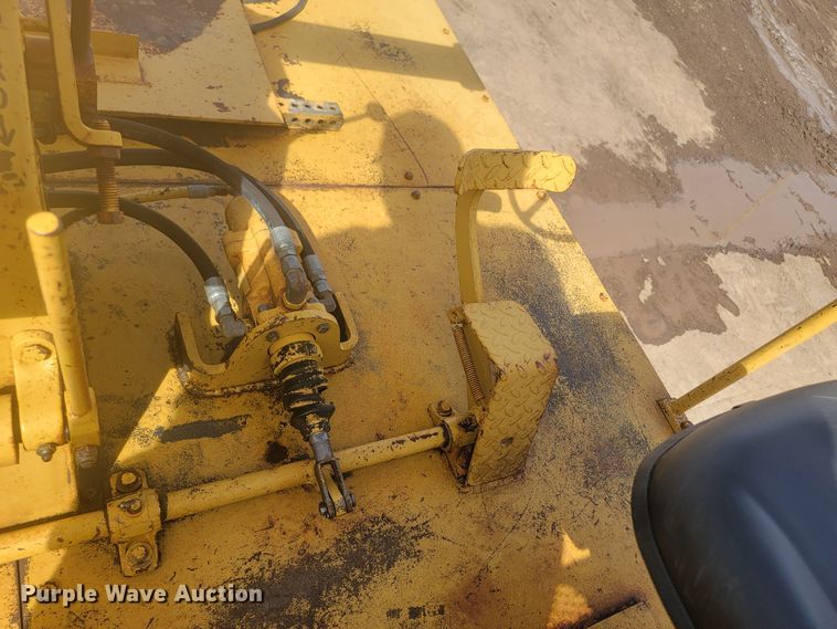 image for item LV9485 1989 Ferguson SP-1130  pneumatic roller