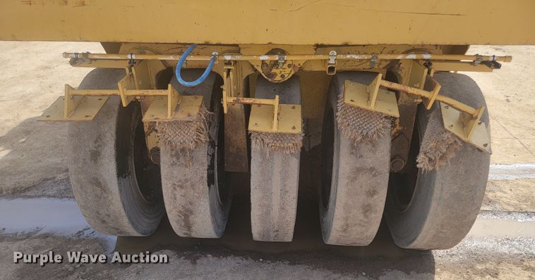 image for item LV9485 1989 Ferguson SP-1130  pneumatic roller