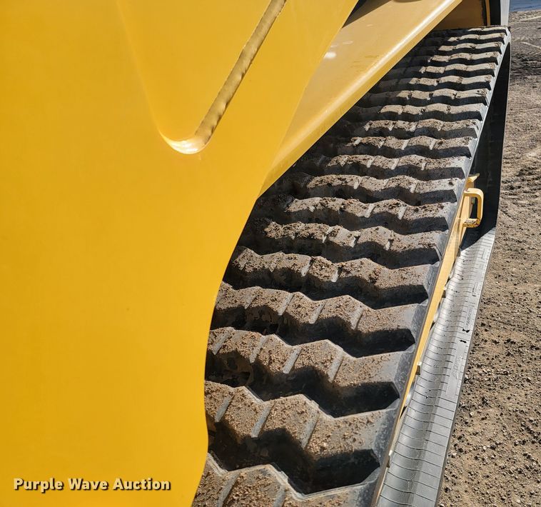 image for item LV9486 2021 Gehl VT320  tracked skid steer loader