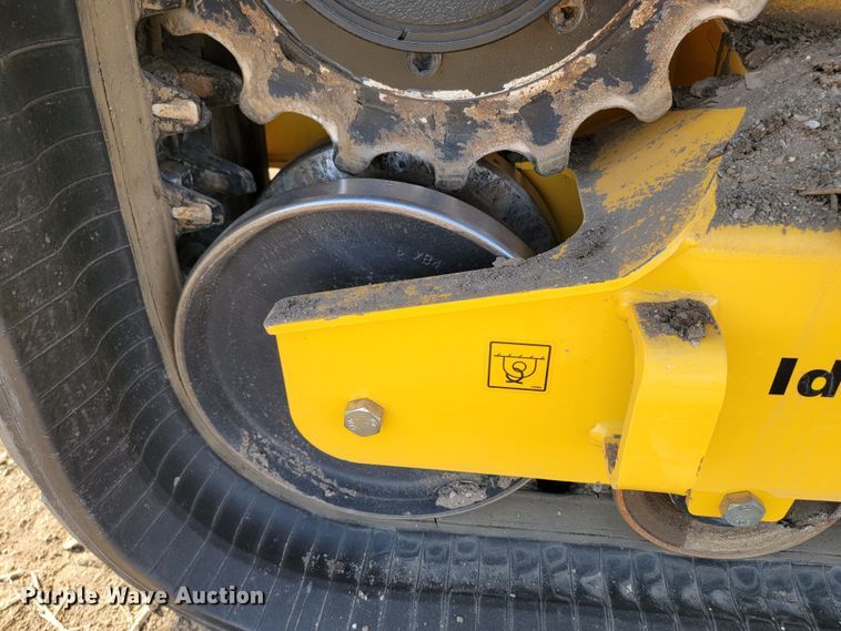 image for item LV9486 2021 Gehl VT320  tracked skid steer loader