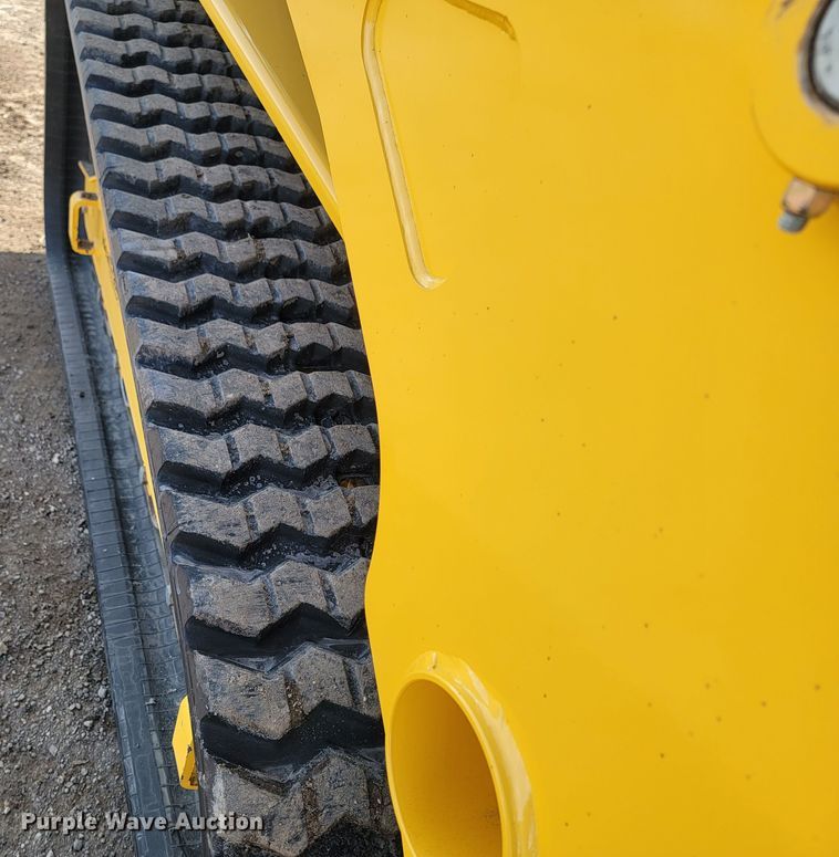 image for item LV9486 2021 Gehl VT320  tracked skid steer loader