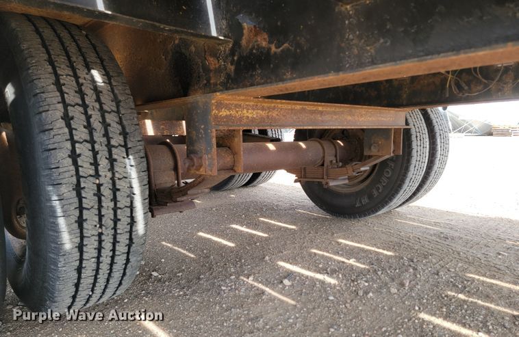 image for item LV9503 1998 Eager Beaver  equipment trailer