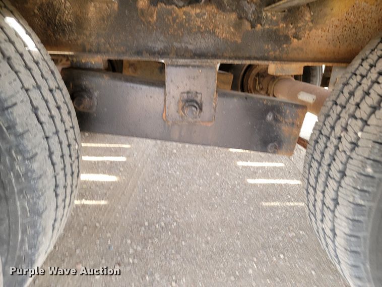 image for item LV9503 1998 Eager Beaver  equipment trailer