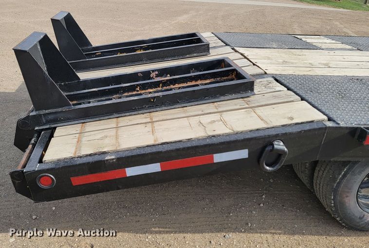 image for item LV9503 1998 Eager Beaver  equipment trailer