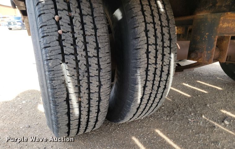 image for item LV9503 1998 Eager Beaver  equipment trailer