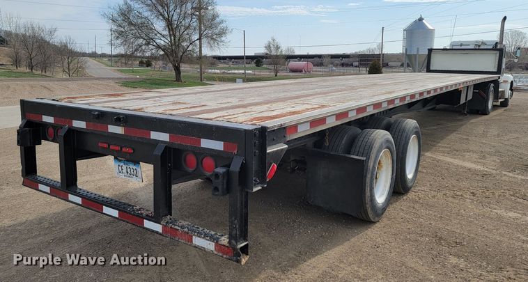 image for item LV9504 1998 Nu Van  flatbed trailer