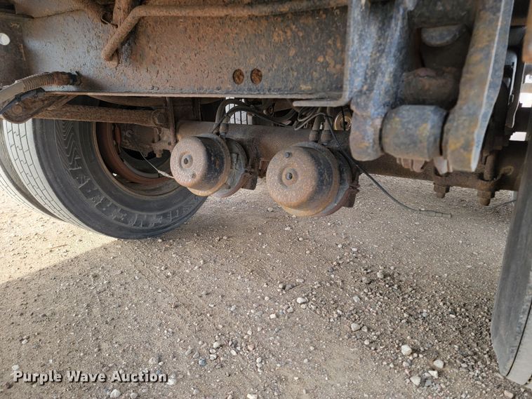 image for item LV9504 1998 Nu Van  flatbed trailer