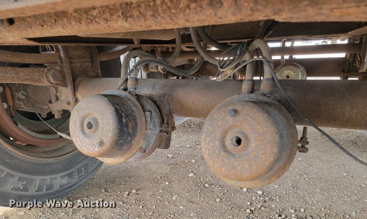 image for item LV9504 1998 Nu Van  flatbed trailer