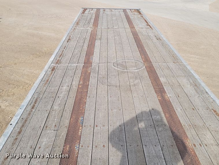 image for item LV9504 1998 Nu Van  flatbed trailer