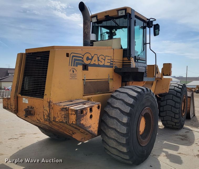 image for item LV9505 2000 Case 821C  wheel loader