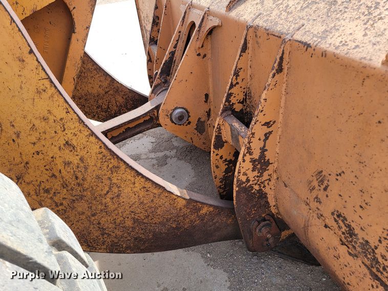 image for item LV9505 2000 Case 821C  wheel loader