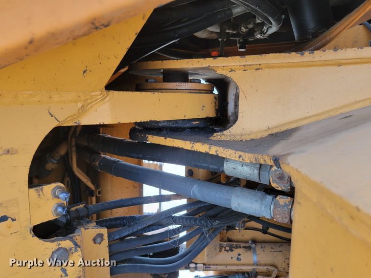 image for item LV9505 2000 Case 821C  wheel loader