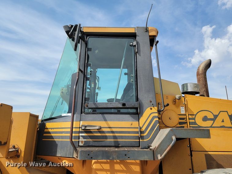 image for item LV9505 2000 Case 821C  wheel loader