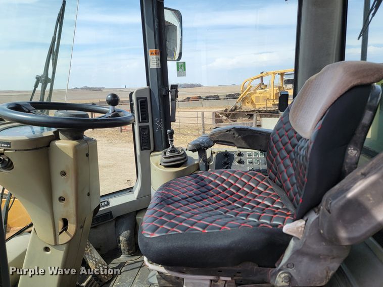 image for item LV9505 2000 Case 821C  wheel loader