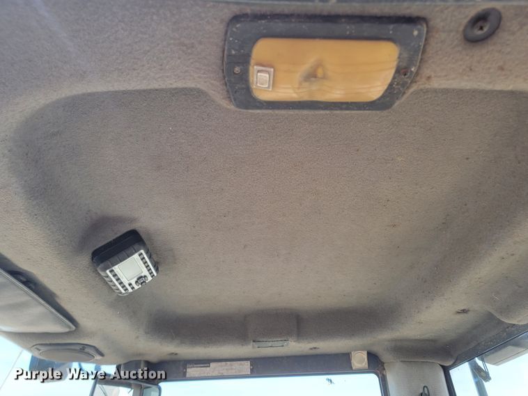 image for item LV9505 2000 Case 821C  wheel loader