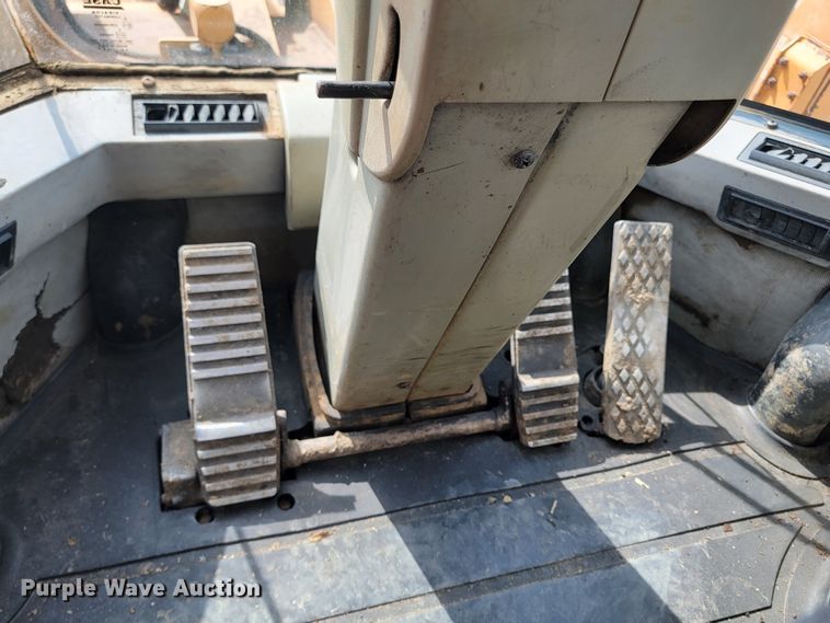 image for item LV9505 2000 Case 821C  wheel loader