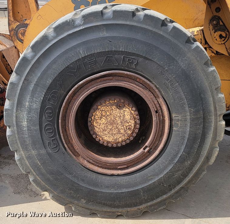 image for item LV9505 2000 Case 821C  wheel loader