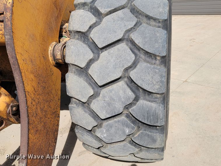 image for item LV9505 2000 Case 821C  wheel loader