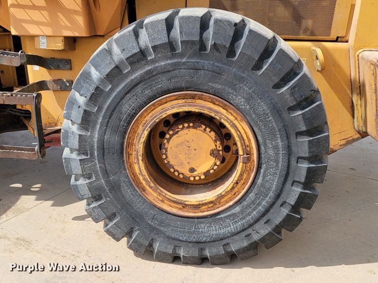 image for item LV9505 2000 Case 821C  wheel loader
