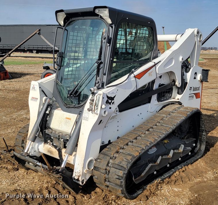 image for item LV9514 2019 Bobcat T770  tracked skid steer loader