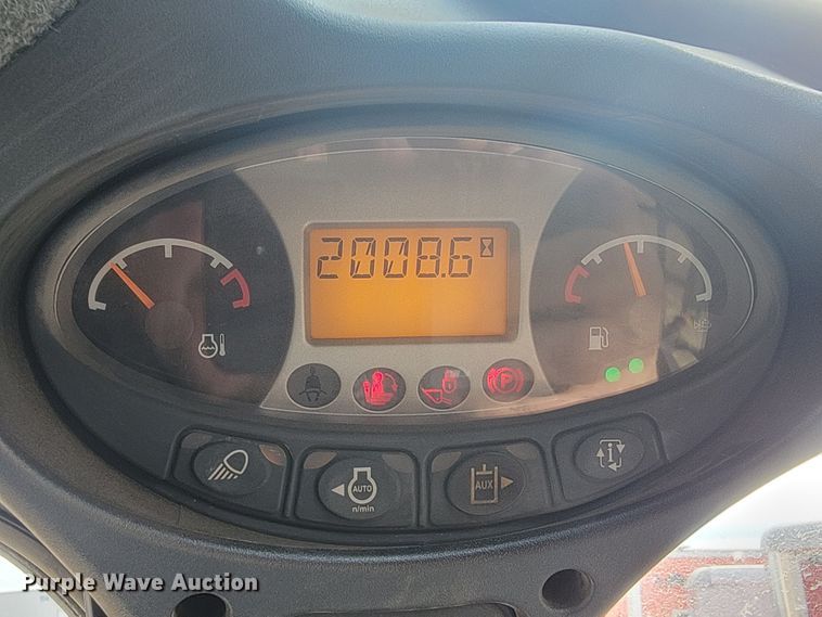 image for item LV9514 2019 Bobcat T770  tracked skid steer loader