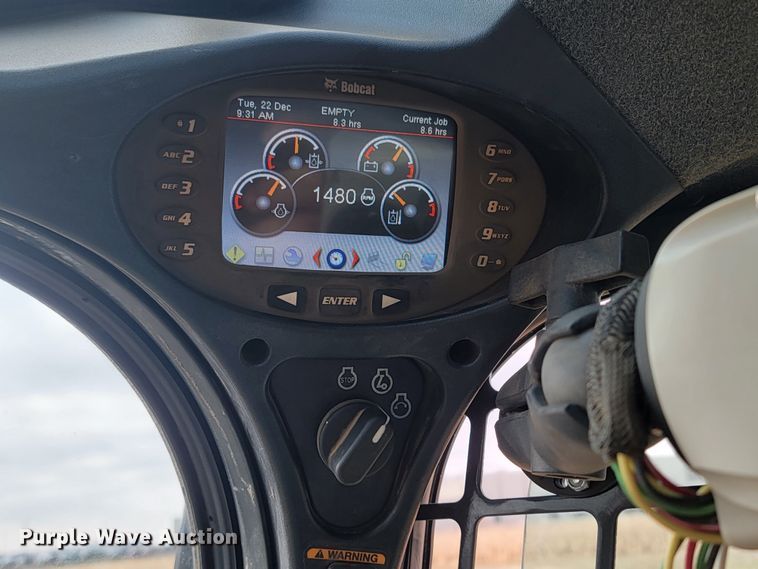 image for item LV9514 2019 Bobcat T770  tracked skid steer loader