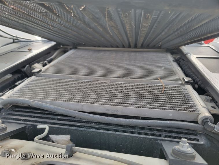 image for item LV9514 2019 Bobcat T770  tracked skid steer loader