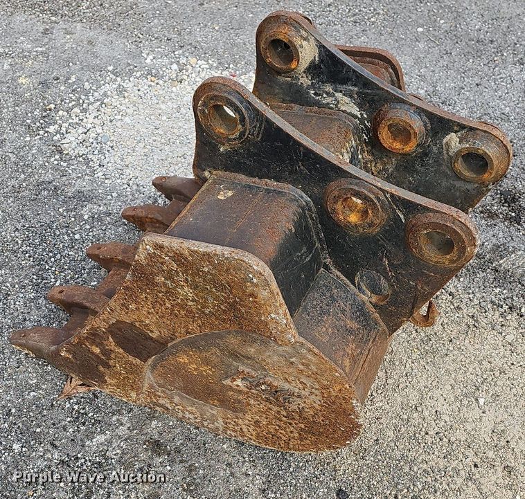 image for item MB9932 (2) backhoe buckets