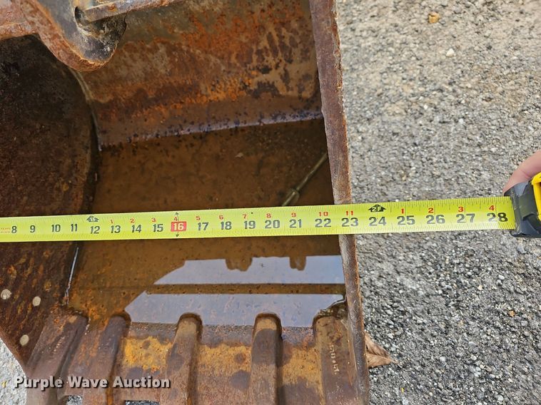 image for item MB9932 (2) backhoe buckets