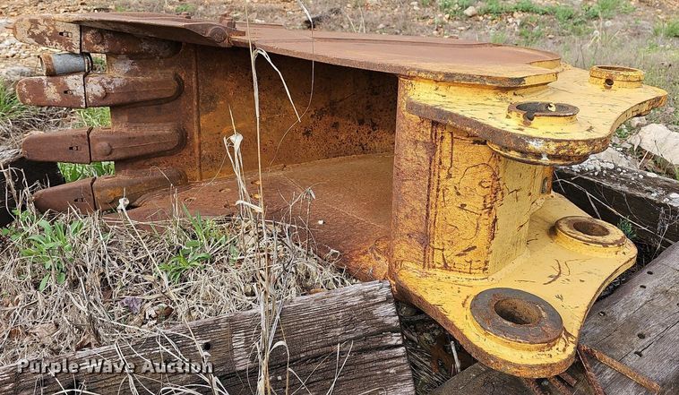 image for item MB9932 (2) backhoe buckets